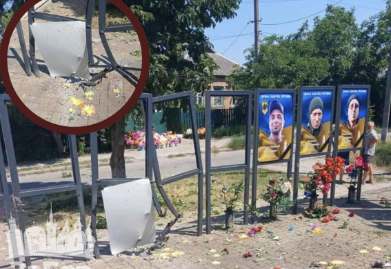 Росіяни вдарили FPV-дроном по Меморіалу Героїв у Балабиному під Запоріжжям