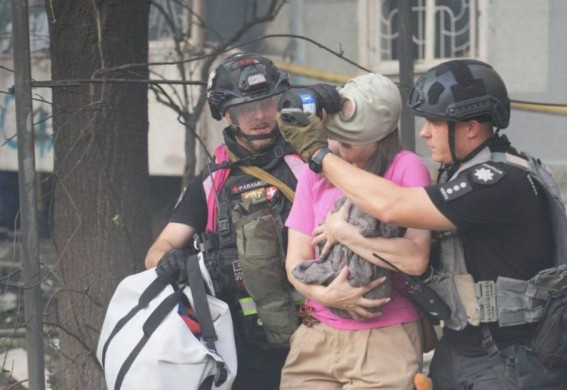 Подробиці масованої атаки на Запоріжжя: вже 17 поранених, двоє загиблих, на місцях працюють понад 200 людей (фото, відео)