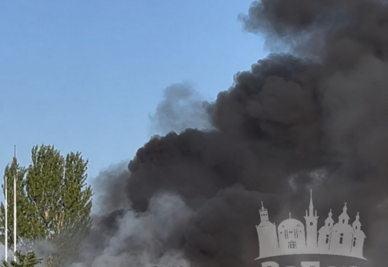 Росіяни атакували Запоріжжя та область дронами та КАБами: загинула людина, у місті сталася велика пожежа (фото, відео)