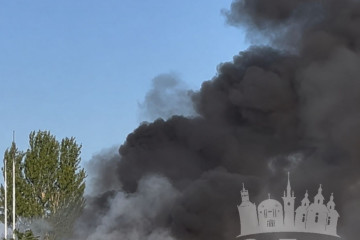 Росіяни атакували Запоріжжя та область дронами та КАБами: загинула людина, у місті сталася велика пожежа (фото, відео)