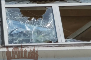 Росіяни двічі атакували Запоріжжя дронами: знову вдарили по АЗС та пошкодили багатоповерхівку на Пісках (фото, відео)