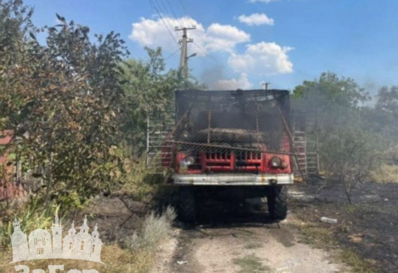 Під Запоріжжям росіяни вдарили по машині ДСНС, яка гасила пожежу після першого прильоту: є постраждалі