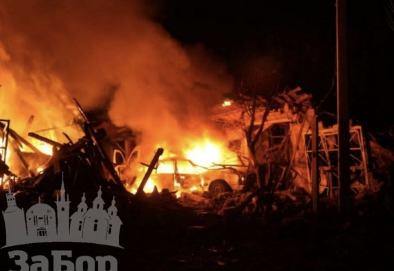 Росіяни масовано атакували Запоріжжя балістикою та КАБами: є руйнування, пожежі й поранені (фото, відео)