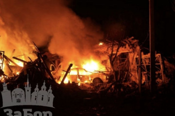 Росіяни масовано атакували Запоріжжя балістикою та КАБами: є руйнування, пожежі й поранені (фото, відео)