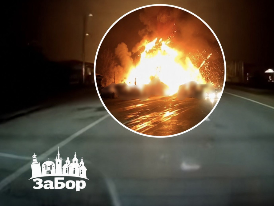 Момент прильоту (вибуху) в Запоріжжі на трасі