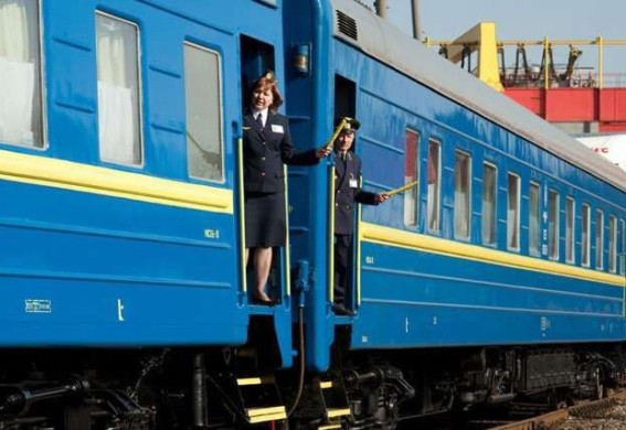 Потяги із Запоріжжя та в бік міста рухається з суттєвими затримками - до 3,5 годин 