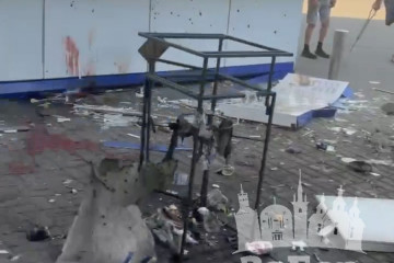 Російський дрон вдарив по «Амстору» у Запоріжжі: кількість постраждалих зросла до семи (фото, відео)