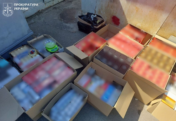 У Запоріжжі троє людей продавали контрафактні цигарки: товару вилучили на понад 2,5 млн грн