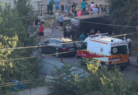 Шахед влучив у багатоповерхівку на Бородку: у квартирі спалахнула пожежа