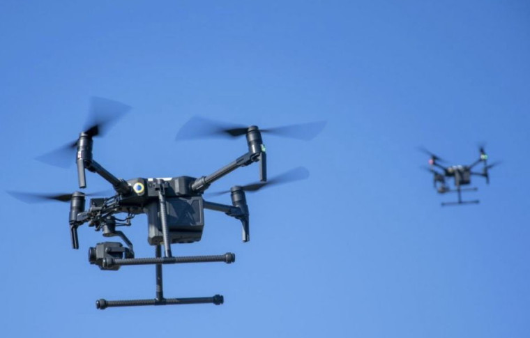 У Запоріжжі FPV-дрон знову вдарив по багатоповерхівці, другий впав на вулиці (фото, відео)