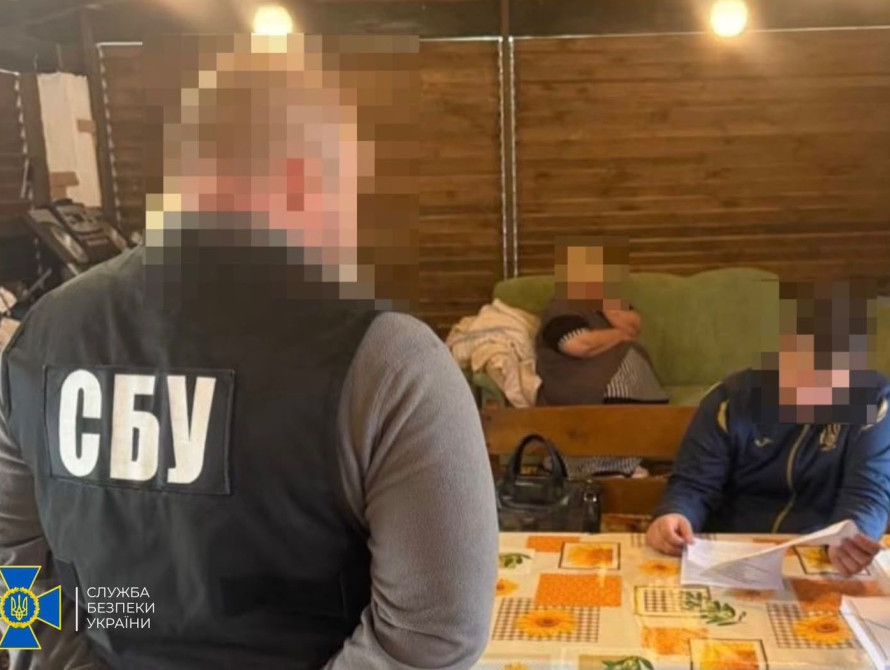 Оперативні заходи у кабінеті посадовців в Запоріжжі