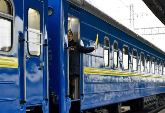 Через обстріли рф потяги до та із Запоріжжя затримуються більш ніж на 6 годин