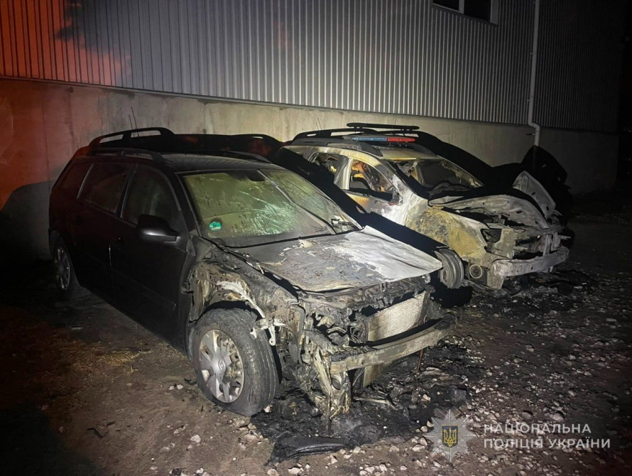 Автомобілі після підпалу в Запоріжжі