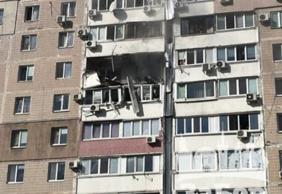 Війська РФ знову вдарили по багатоповерхівці на Пісках: поранена маленька дитина (фото)