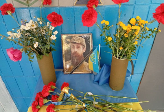 У Запоріжжі відкрили меморіальну дошку на честь загиблого Захисника Андрія Мірошниченка (фото)