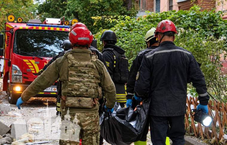 Через удари КАБами по Запоріжжю оголошено День трауру: вже відомо про 11 загиблих (фото, відео)