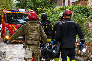 Через удари КАБами по Запоріжжю оголошено День трауру: вже відомо про 11 загиблих (фото, відео)