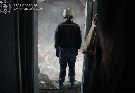 У Запоріжжі завершили пошуково-рятувальні роботи після удару КАБами: 20 загиблих, серед них четверо дітей (фото, відео)