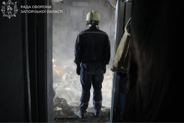 У Запоріжжі завершили пошуково-рятувальні роботи після удару КАБами: 20 загиблих, серед них четверо дітей (фото, відео)