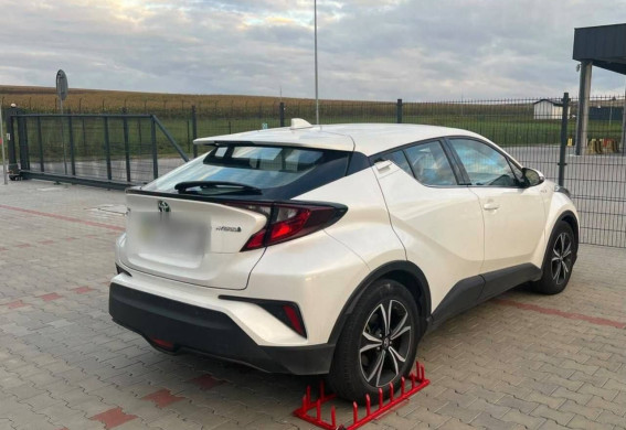 У жителя Запоріжжя на кордоні вилучили Toyota, яку понад чотири роки розшукують у Греції
