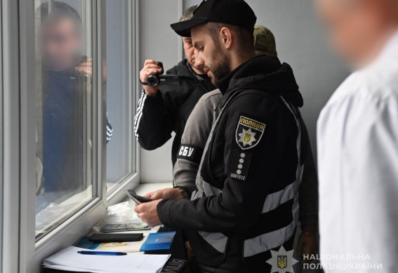 У Запоріжжі викрили медиків, які за $11,5 тисячі оформлювали фіктивну інвалідність (фото)
