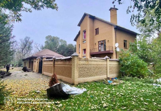 Росіяни завдали ударів РСЗВ по Запоріжжю: відомо про двох поранених (фото)