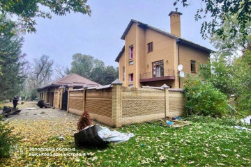 Росіяни завдали ударів РСЗВ по Запоріжжю: відомо про двох поранених (фото)