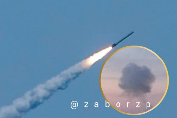 Росіяни атакували Запоріжжя "бандеролями": атаковано інфраструктурний об'єкт, перекрили рух через ДніпроГЕС, відомо про двох поранених (фото, відео)