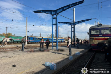 Внаслідок удару по вокзалу в Дніпрі загинули 3 запоріжців, ще 7 поранені: що відомо про атаку (відео)