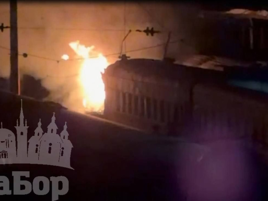 Наслідки повторної російської атаки на залізничний вокзал Дніпра ввечері 30 жовтня 2026 року.