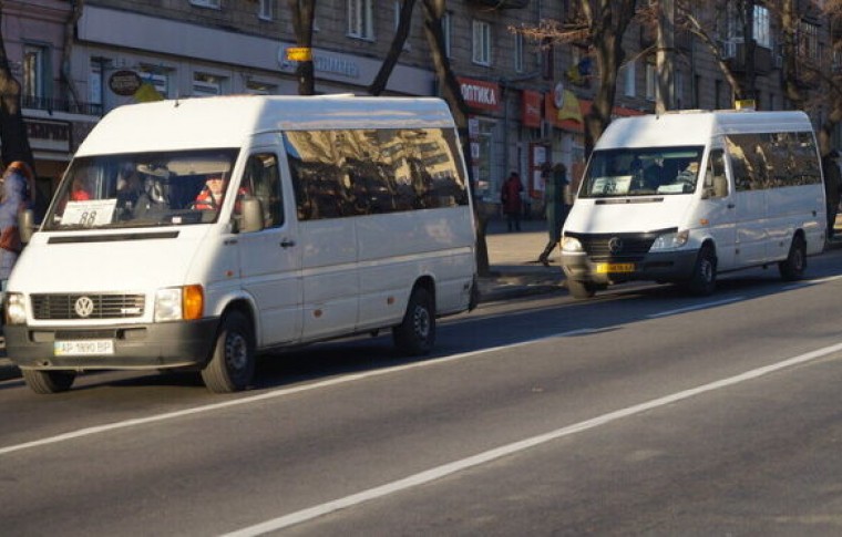 В Запорожье цена на проезд в маршрутках повышается до 13 грн, в коммунальных автобусах - до 12 грн