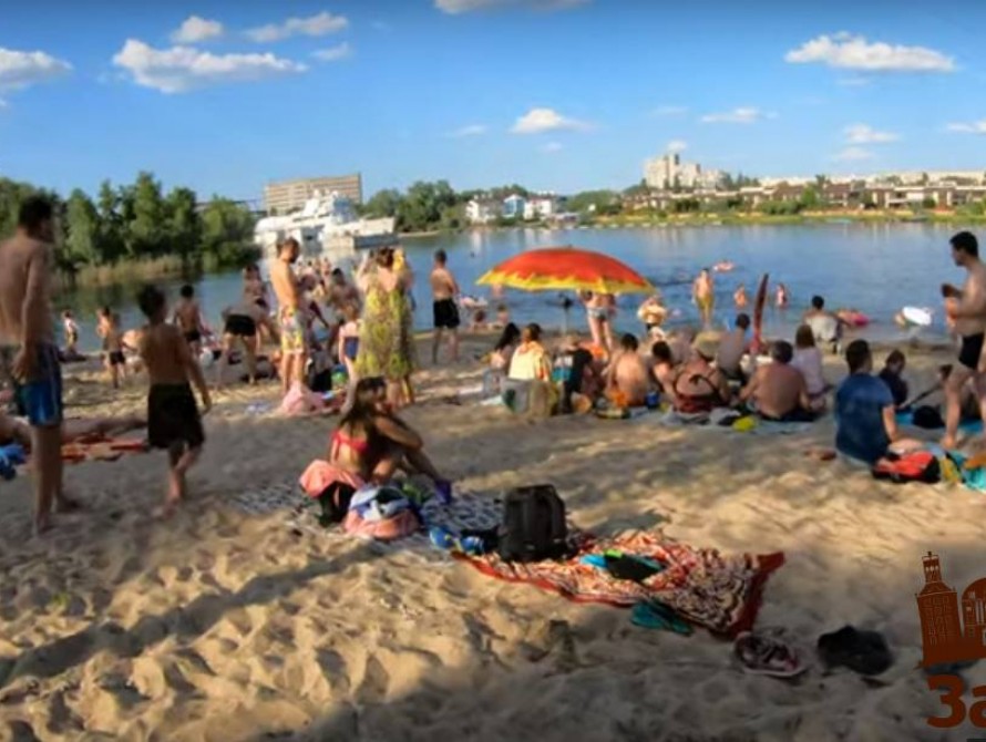 В Сочи сняли на видео занимающуюся сексом на пляже влюбленную парочку
