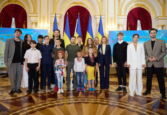 Президент України нагородив двох маленьких запоріжців, які попри юний вік допомагають ЗСУ (фото, відео)