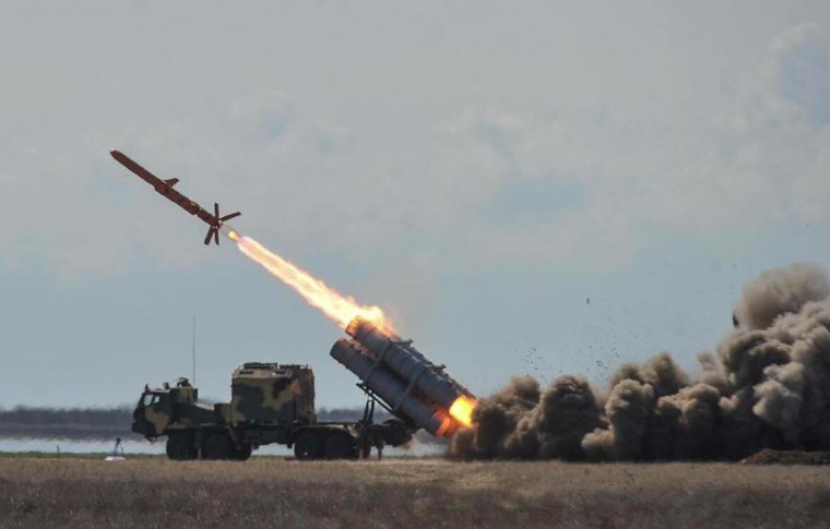 Російські окупанти вдруге за ніч обстріляли Запоріжжя (фото)
