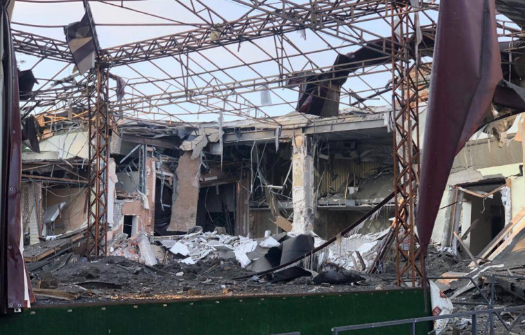 Стало відомо, що внаслідок удару по готелю в Запоріжжі загинув 65-річний працівник (відео)