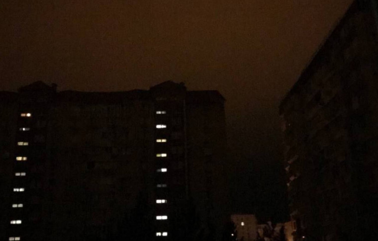 Окупанти завдали ракетного удару по Запоріжжю: внаслідок ворожої атаки виникла пожежа (відео)