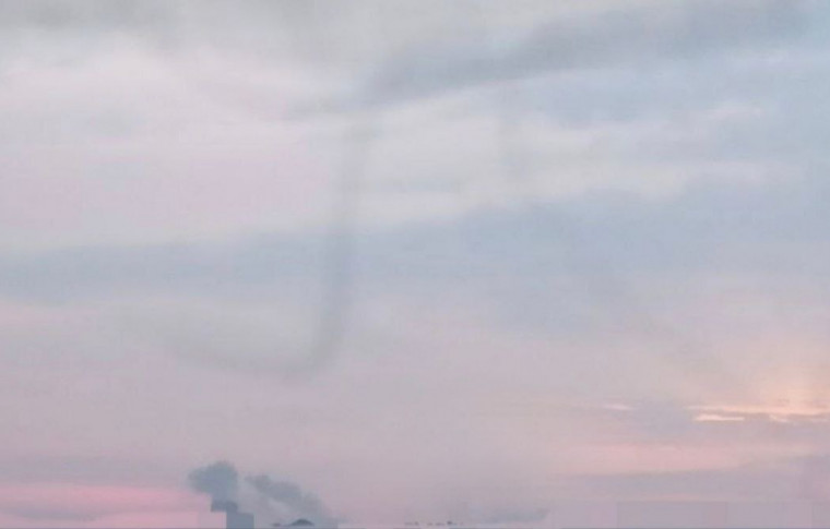 В Запоріжжі чули вибухи та бачили стовпи диму - коментар влади (фото, відео)