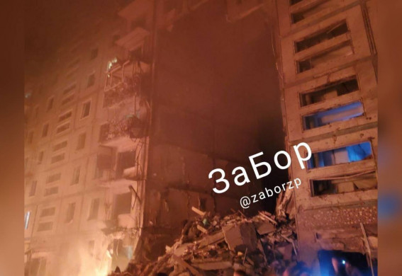 Вночі окупанти завдали масованого удару житловим будинкам Запоріжжя: є загиблі та постраждалі (фото, відео)
