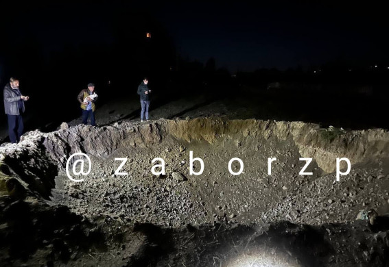 Вночі загарбники обстріляли Запоріжжя та передмістя: було випущено близько 7 ракет С-300 (фото, відео)
