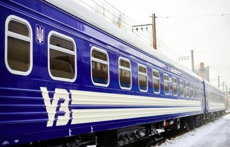 Из-за вражеских обстрелов в пути задерживаются 20 поездов, в том числе два запорожских - УЗ