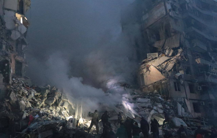 Наслідки масованої атаки по Україні: багато жертв після удару по багатоповерхівки в Дніпрі (фото, відео)