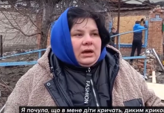 Последствия обстрела пригорода Запорожья: женщина рассказывает, что проснулась от диких криков детей (видео)