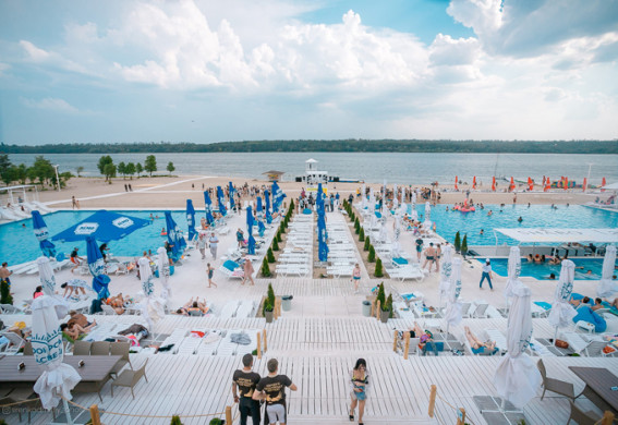В Запоріжжі оголосив про відкриття басейнів один з найбільших аквакомплексів: ціни