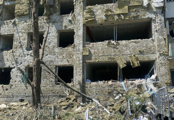 Окупанти вдарили по лікарні Гуляйполя: є загиблі та поранені (фото)