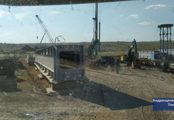 Окупанти будуть залізничний міст, щоб напряму з'єднати Бердянськ з російським Ростовом