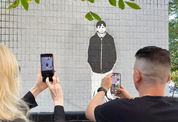 В Запоріжжі з’явився стріт-арт на честь відомого музиканту (фото, відео)