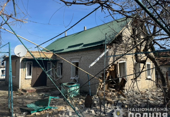 На вихідних рф вгатила Іскандером по передмістю Запоріжжя та дроном пошкодила будинки у Вільнянську (фото)