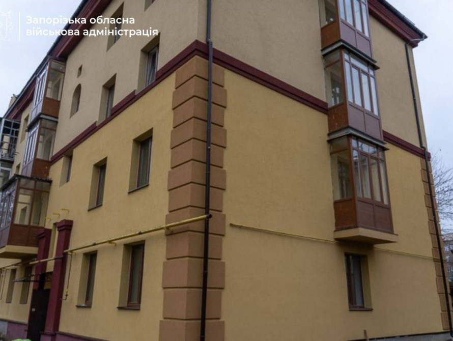 Чотирьохповерхівка по вулиці Сталеварів, 16, яку відновили після ракетного удару