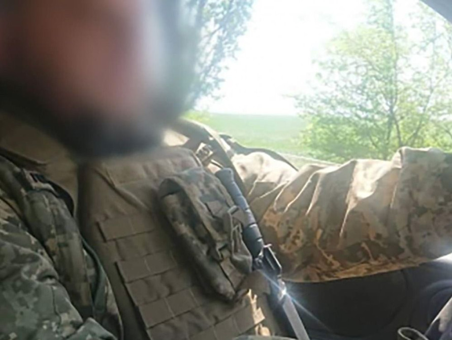 Колишнього комбрига ТРО підозрюють у незаконних виплатах дружині