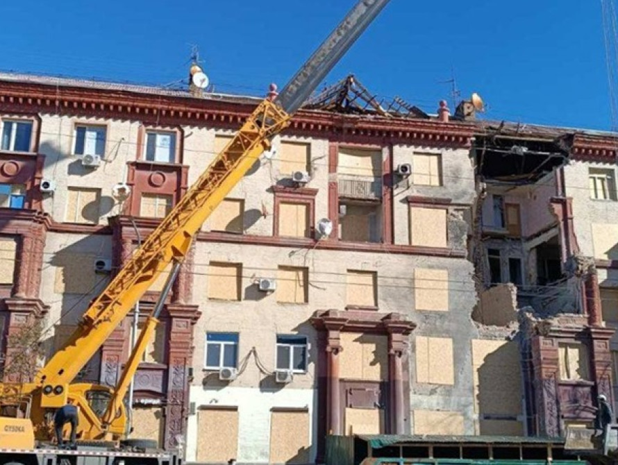 У Запоріжжі триває реконструкція багатоповерхівки на проспекті Соборному, зруйнованої російською ракетою восени 2023 року